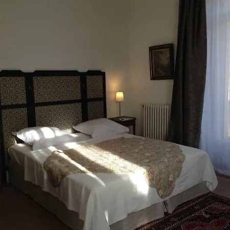 Regina 3*